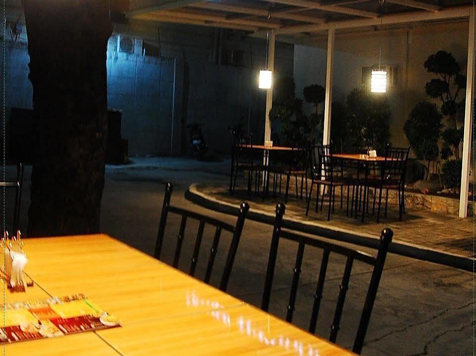 鲁米阿帕特尔酒店 安吉利斯 外观 照片